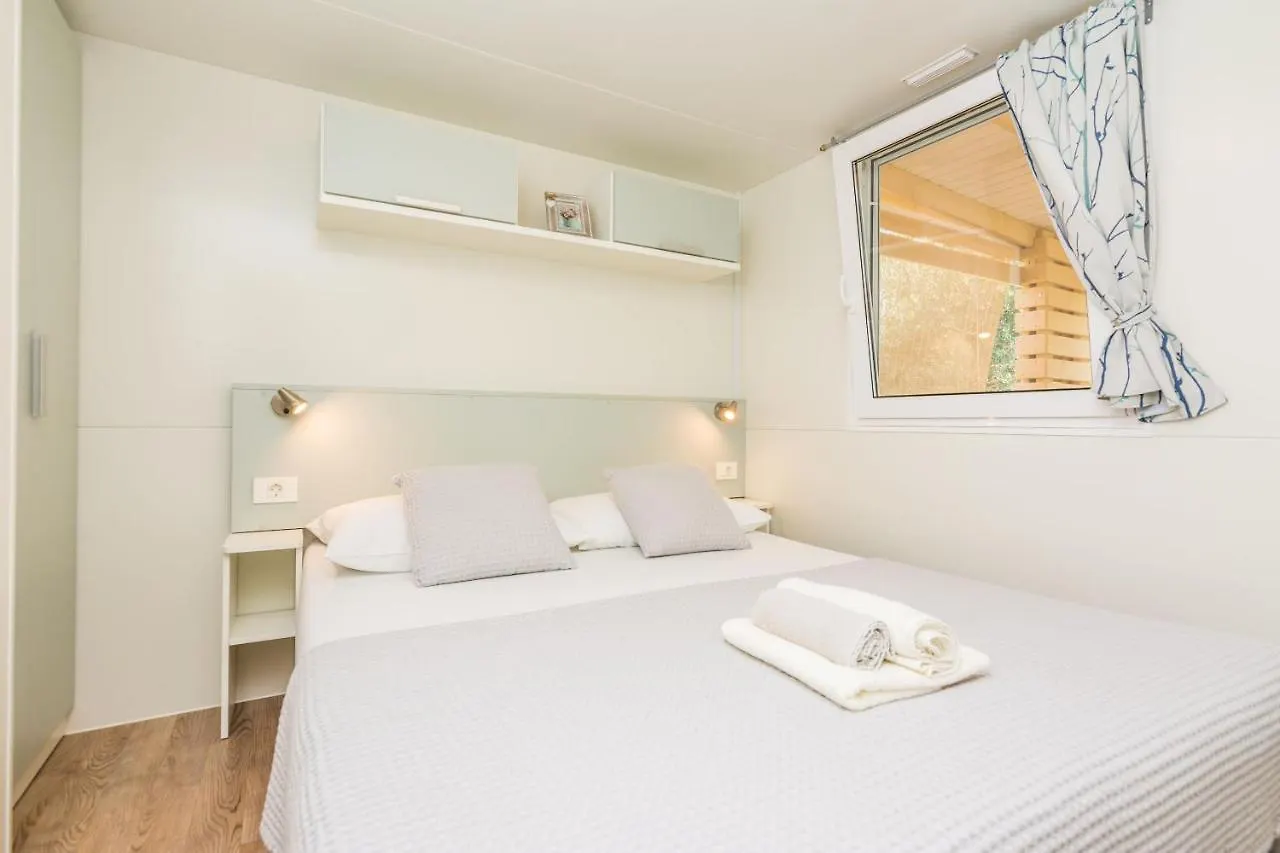 Mobile Home Pecten 02 Pakostane 0*,